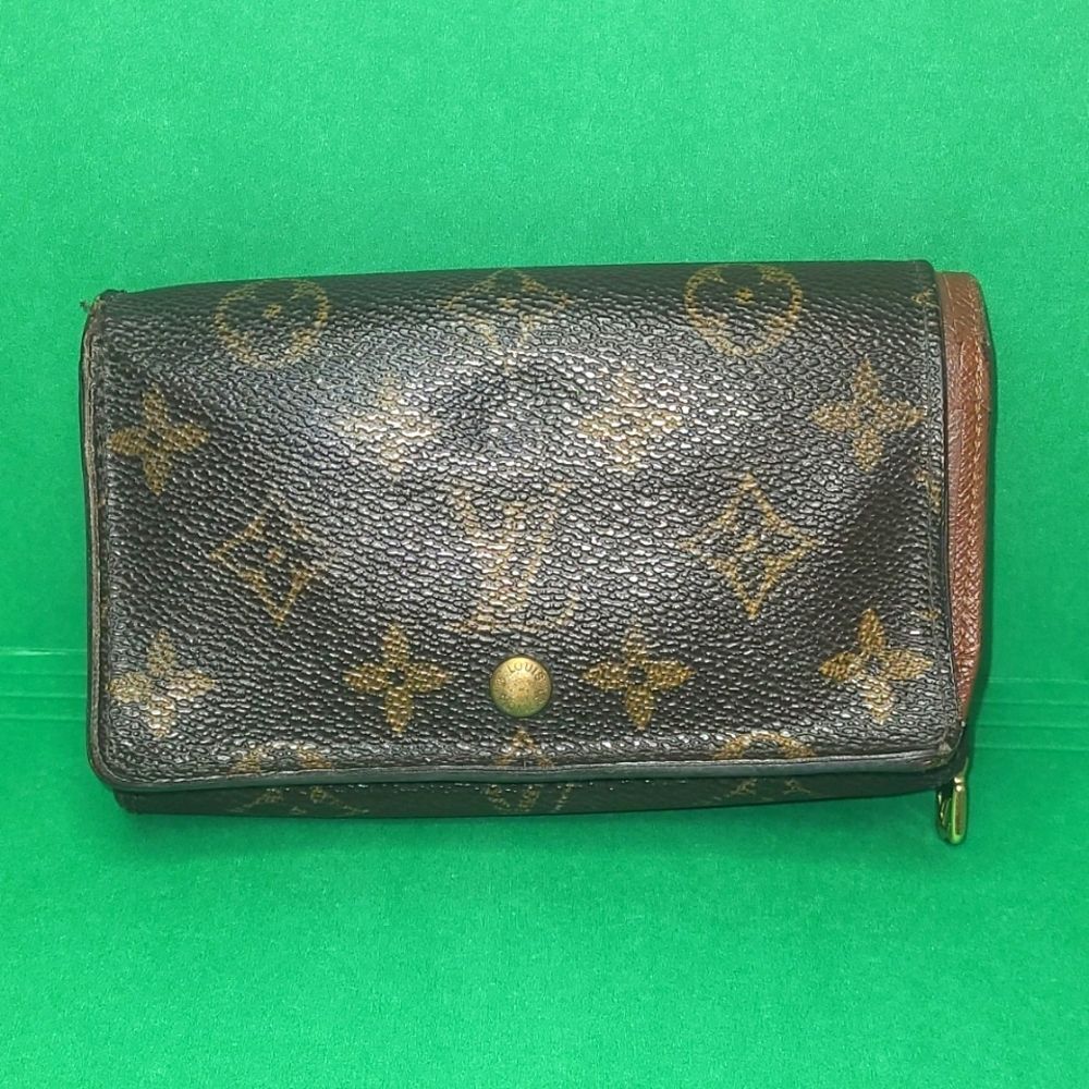 Authentic Louis Vuitton Monogram Wallet
